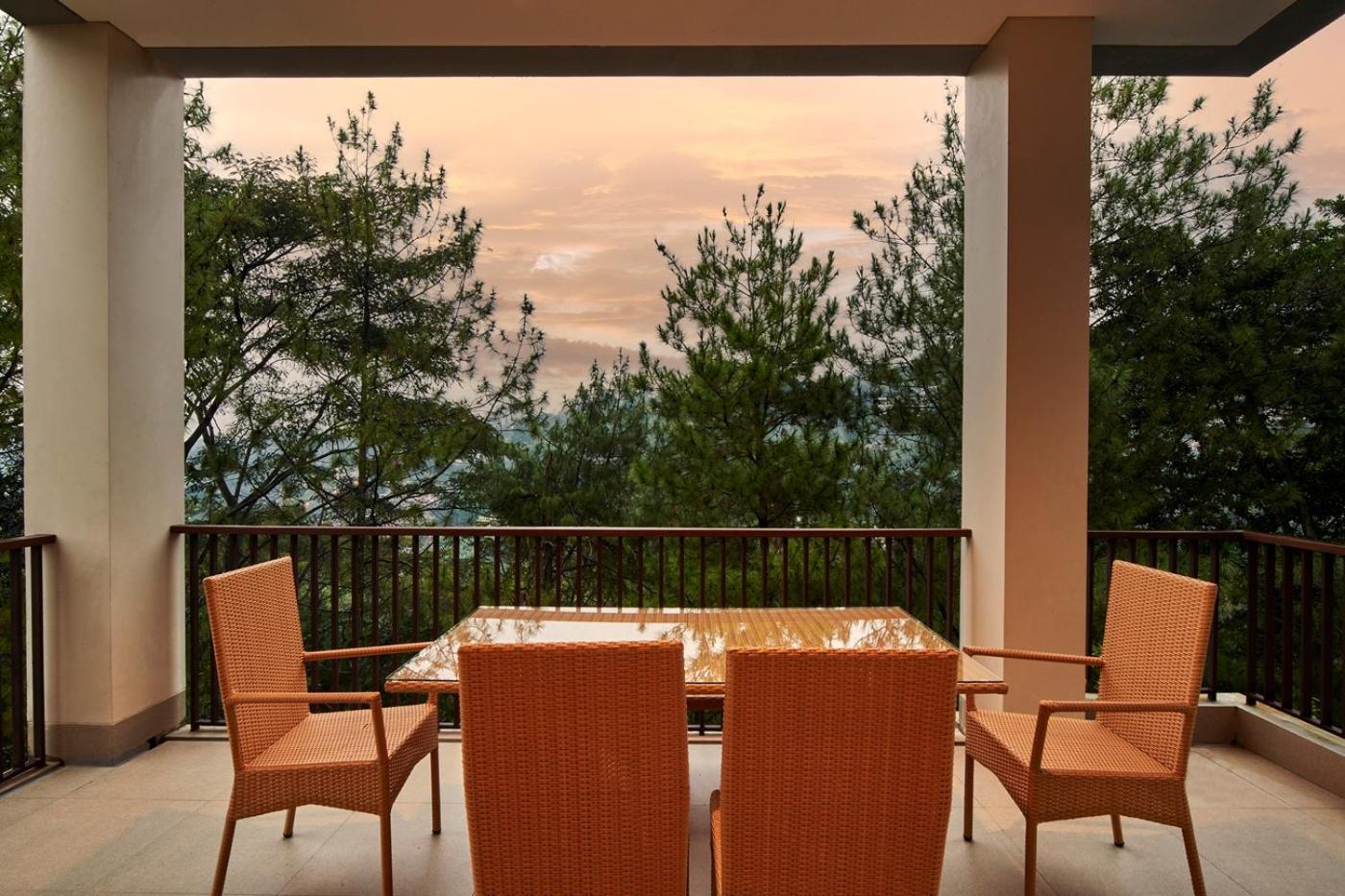 Anindya Hill View Villa 7 Bedrooms With A Private Swimming Pool Bandung Bagian luar foto