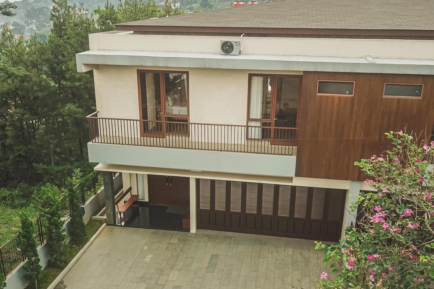 Anindya Hill View Villa 7 Bedrooms With A Private Swimming Pool Bandung Bagian luar foto